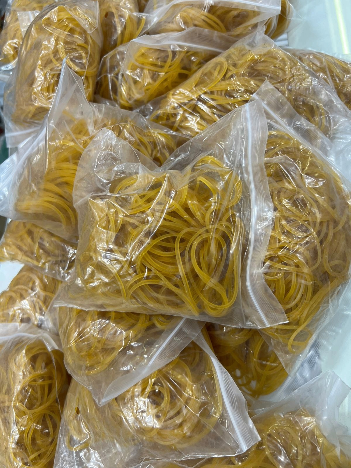 Pacote de Ligas Elásticas Amarelas para Loja